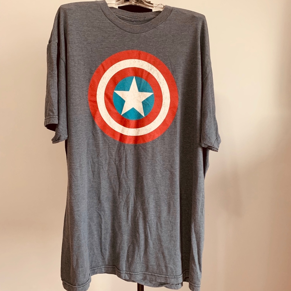 Mens captain america t shirt size XL